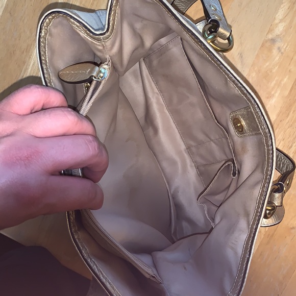 Coach bag - medium size gold shimmer used - Picture 4 of 7
